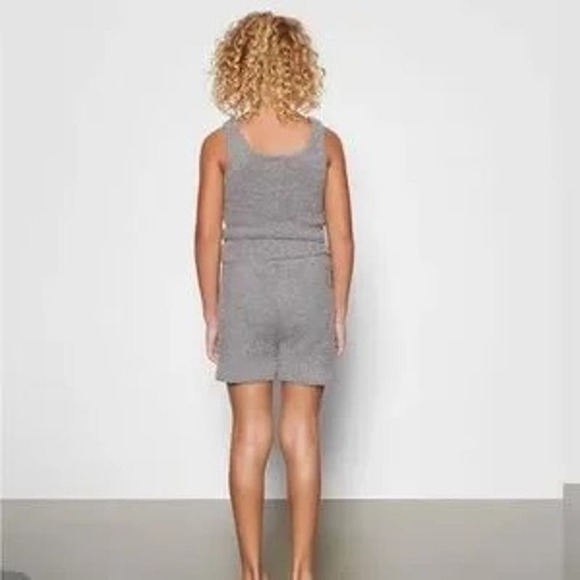 NWT SKIMS KIDS COZY TANK IN SMOKE 6/7 Youth retail: $35 - Picture 4 of 6